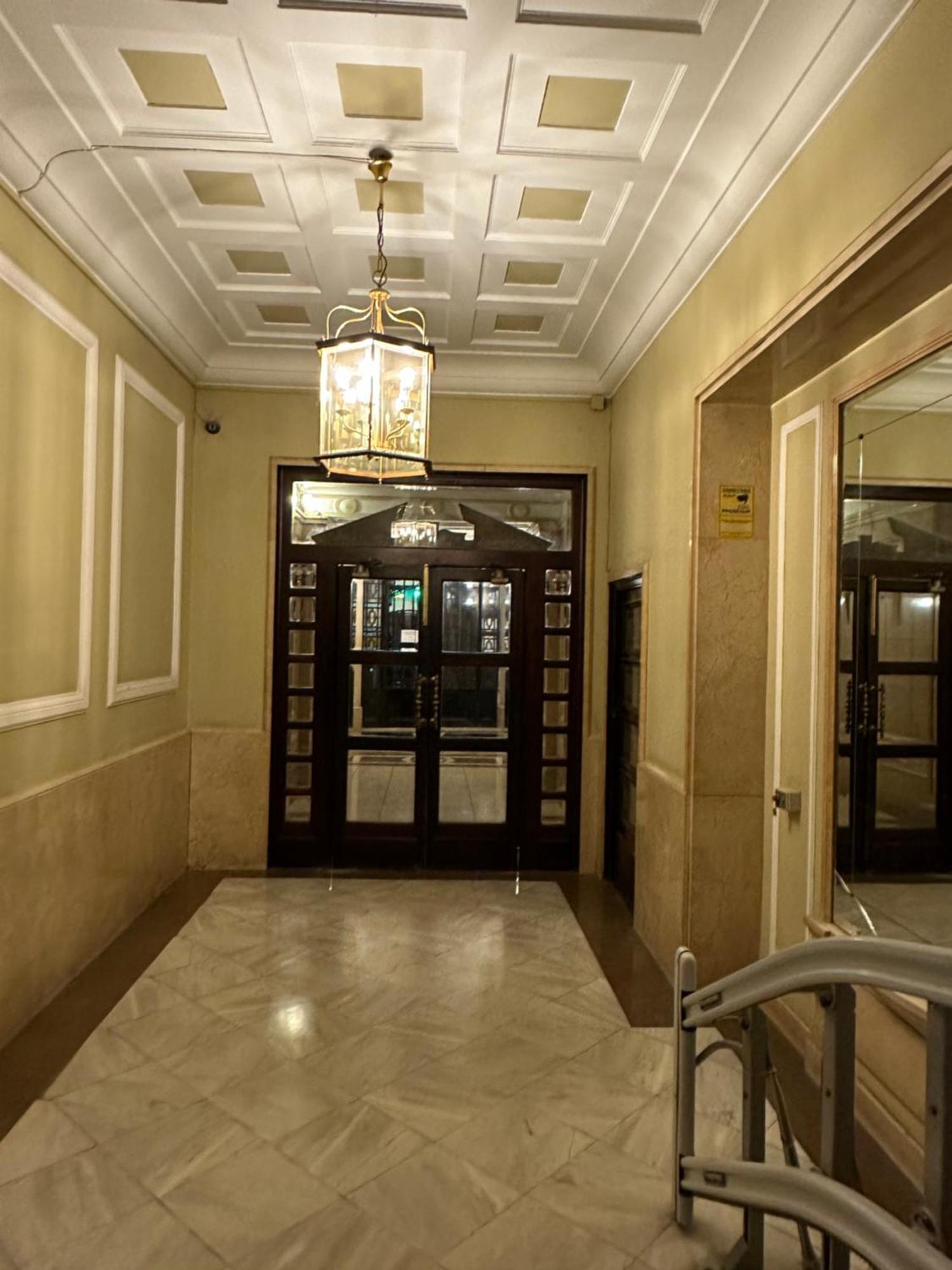 Mirador 1 Del Mercado Central - Habitacion Con Bano Privado En El Centro De La Ciudad Vella Valencia Exterior photo