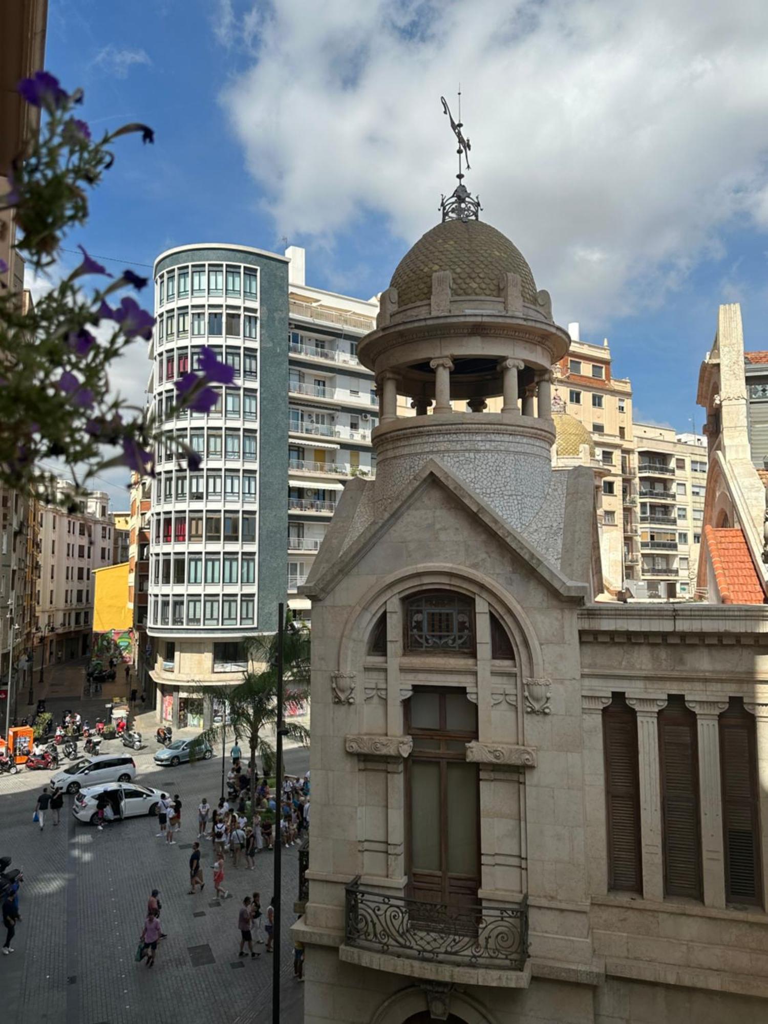 Mirador 1 Del Mercado Central - Habitacion Con Bano Privado En El Centro De La Ciudad Vella Valencia Exterior photo