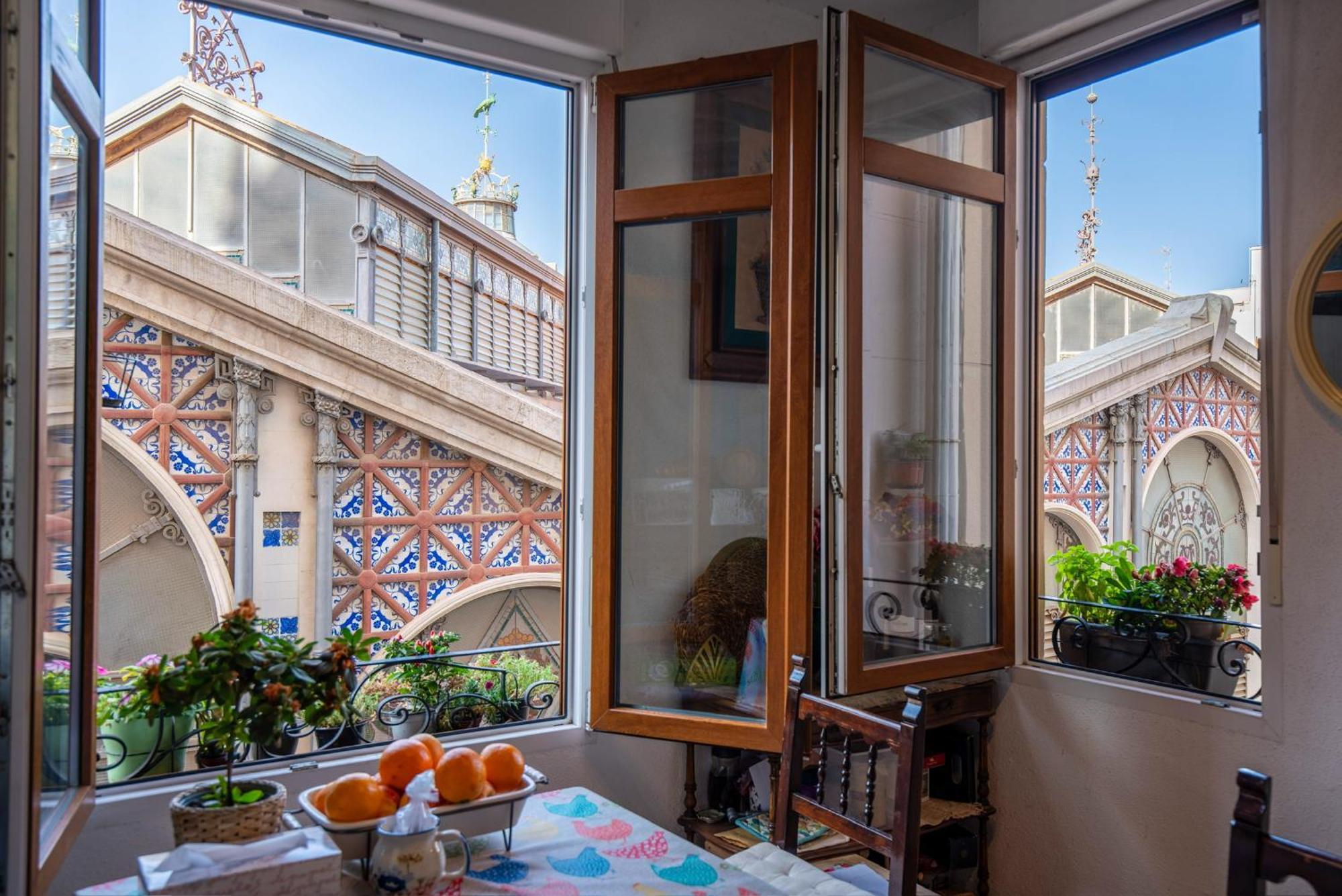 Mirador 1 Del Mercado Central - Habitacion Con Bano Privado En El Centro De La Ciudad Vella Valencia Exterior photo